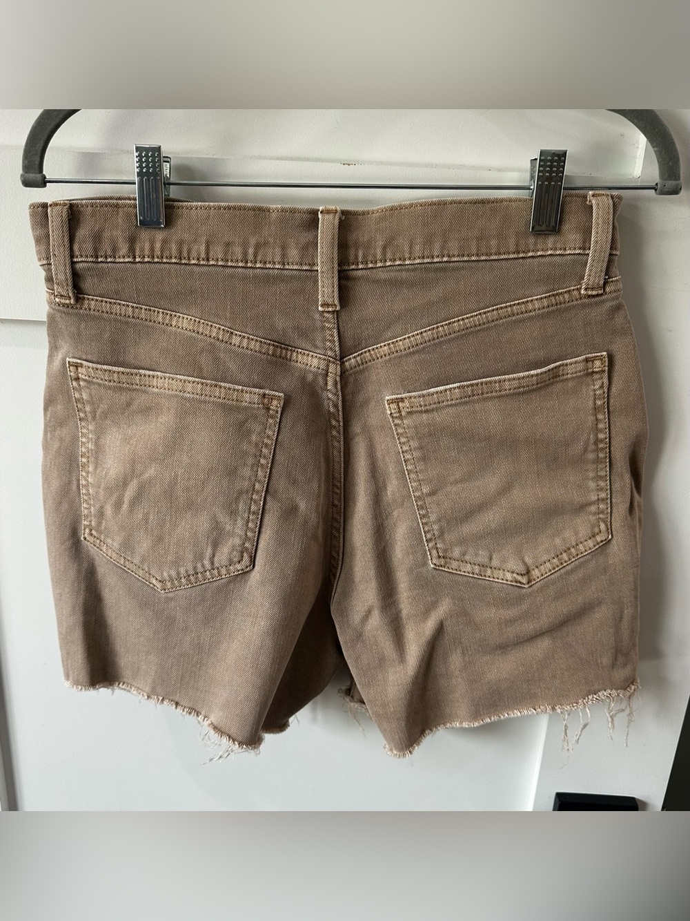 Gap 4" Short High Rise Tan Brown Denim Raw Hem Jean Shorts - Size 28, 6 R - Picture 2 of 5